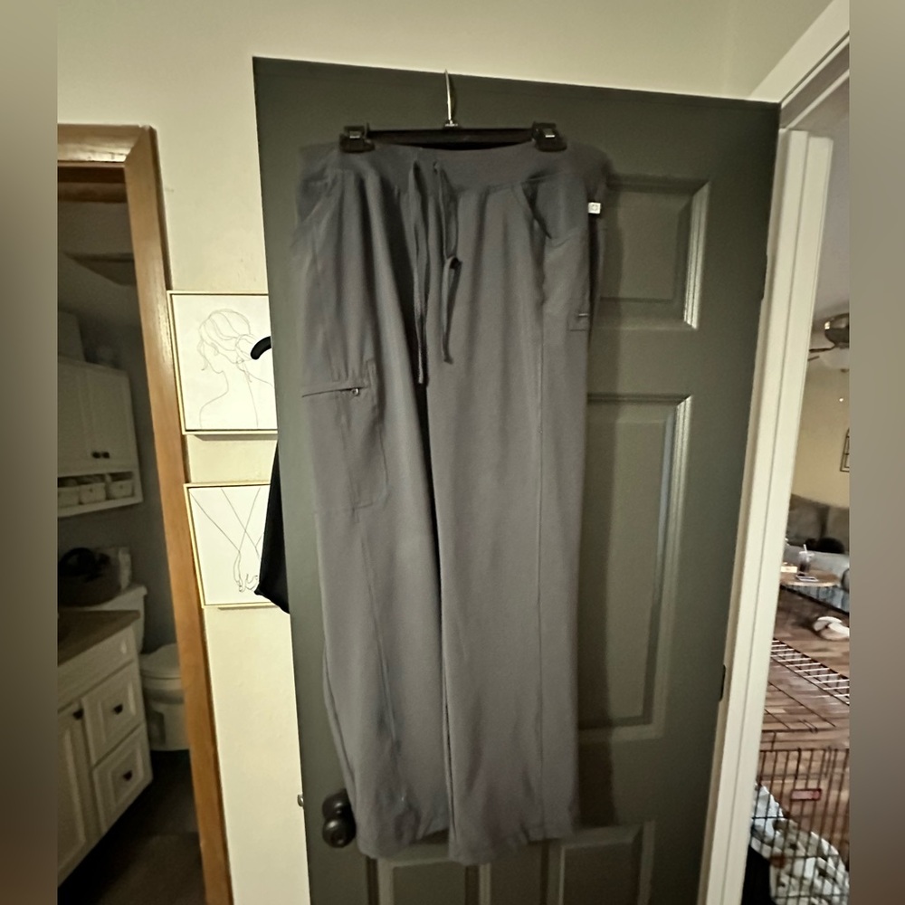 Cherokee Infinity 4 pocket drawstring scrub pants